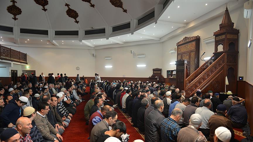 Avustralya ve Endonezya'da ilk teravih namazı kılındı