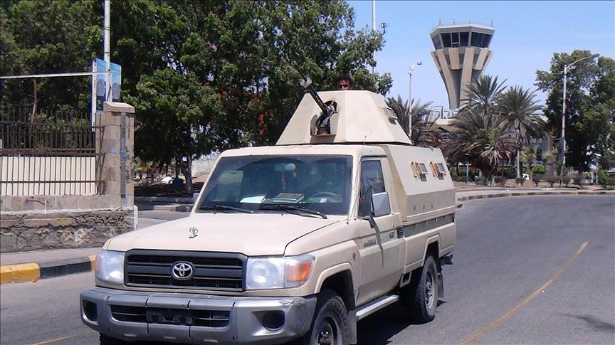 Aden airport hit amid reports of return of Yemen gov't