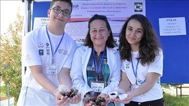 'Çörek otu' projesiyle 2 lise öğrencisi dünyaya açılıyor