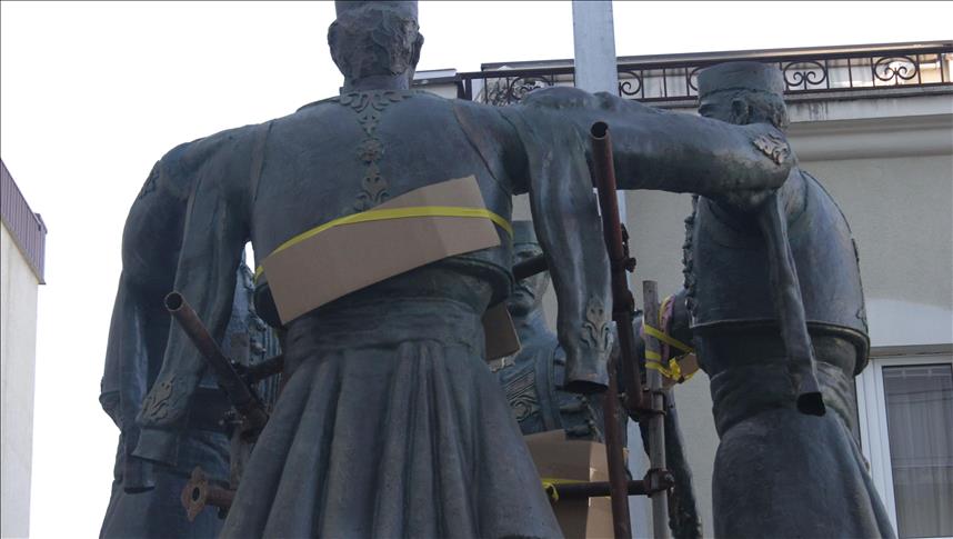 Najveća u Crnoj Gori: Skulptura crnogorskog ora krasiće park nekadašnje Vlade u Podgorici