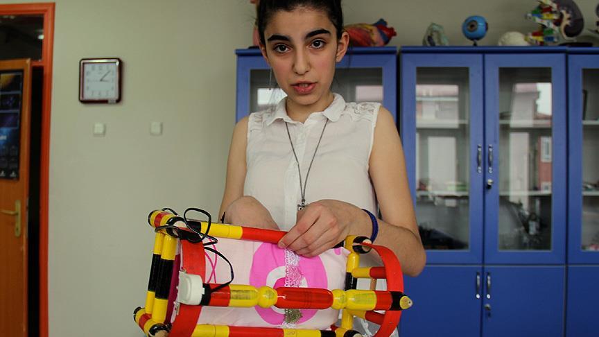 Annesinin uykusu bölünmesin diye alarmlı yorgan yaptı