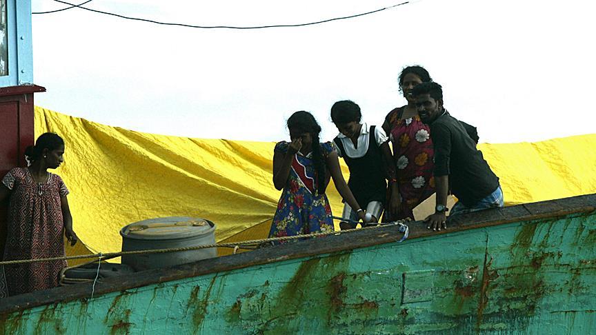 Indonesia ushers boat carrying Sri Lankans to Australia