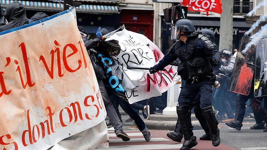 По всей Франции проходят митинги и акции протеста