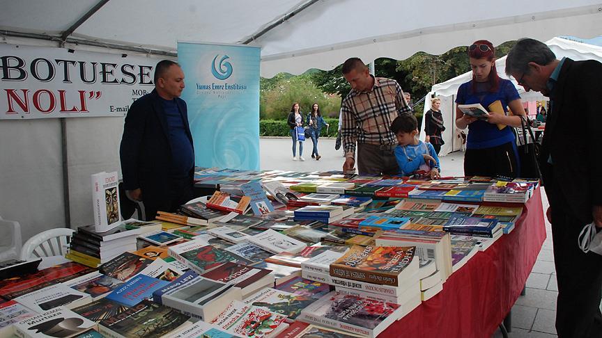 İpek Kitap Fuarı'nda Türk eserlerine ilgi