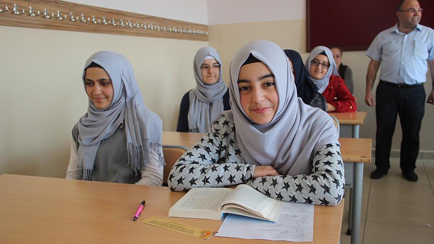 TEOG sınavında 120 soruyu doğru yanıtlayarak Türkiye birincisi oldu