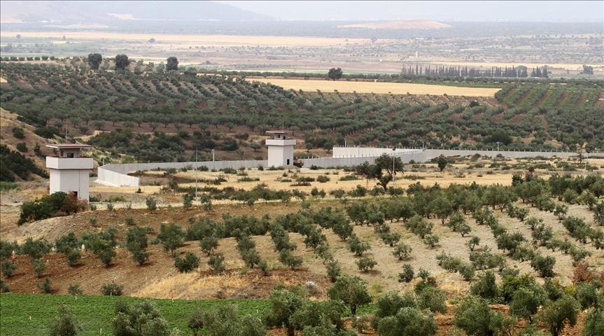 La Turquie continue à construire le mur de sécurité de 350 Km à sa frontière avec la Syrie
