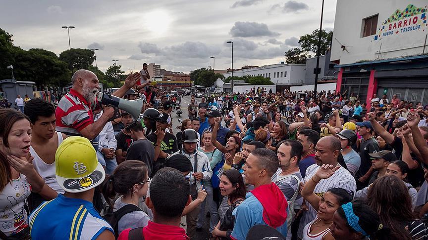 Число жертв голодных бунтов в Венесуэле достигло четырех человек