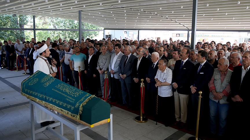 Hakkı Devrim son yolculuğuna uğurlandı
