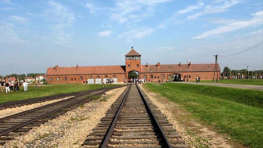 Former Auschwitz guard jailed for 5 years in Germany