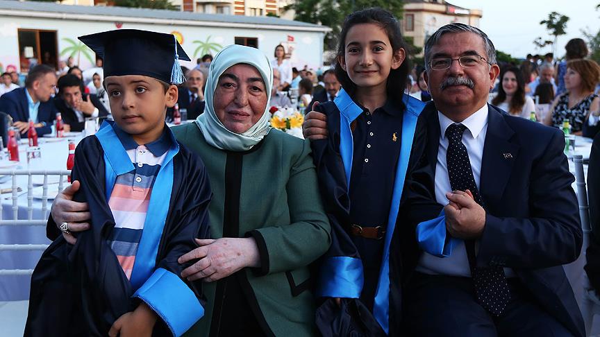 Öğretmen Semiha Yıldırım İlkokulu'nda 'veda' programı