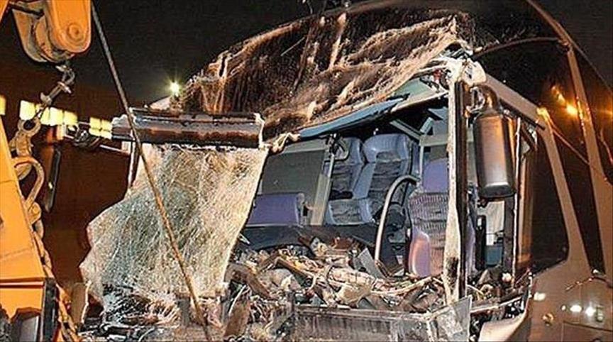 18 killed in bus crash in southwest Nigeria