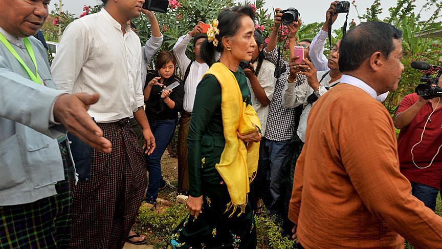 Myanmar: Suu Kyi, UN human rights envoy discuss Rakhine