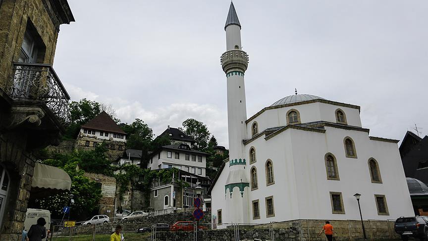 Bosna'nın Esma Sultan'ı güzelliğiyle büyülüyor