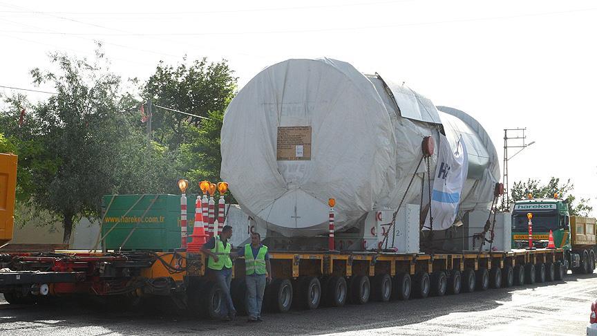 480 tonluk doğalgaz türbini 240 tekerlekli tırla taşınıyor