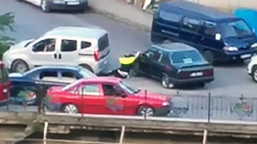 Hatalı şoför aracını trafik polisinin üstüne sürdü
