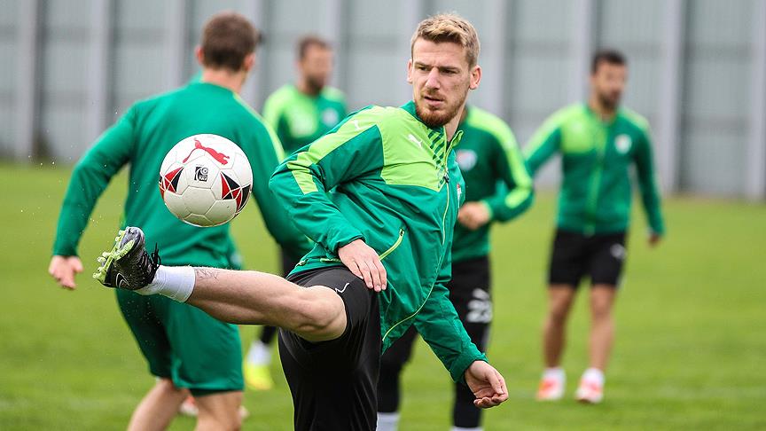 Galatasaray Serdar Aziz'i borsaya bildirdi
