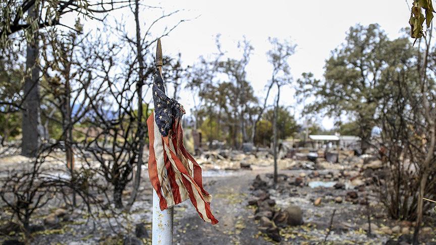 ABD'nin California eyaletindeki yangınlar yerleşim yerlerine doğru ilerliyor