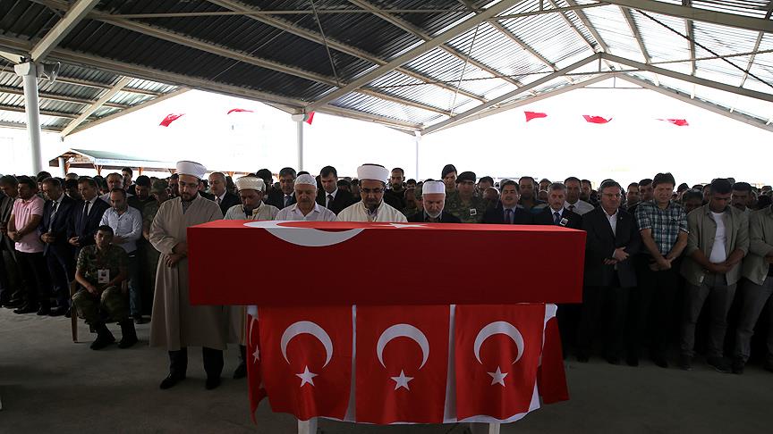 Şehit Uzman Çavuş Ömer Harun Demir son yolculuğuna uğurlandı