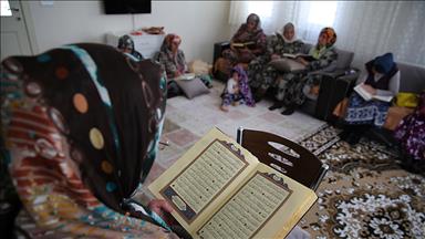Ahıskalı kadınların ramazanda "mukabele" mutluluğu