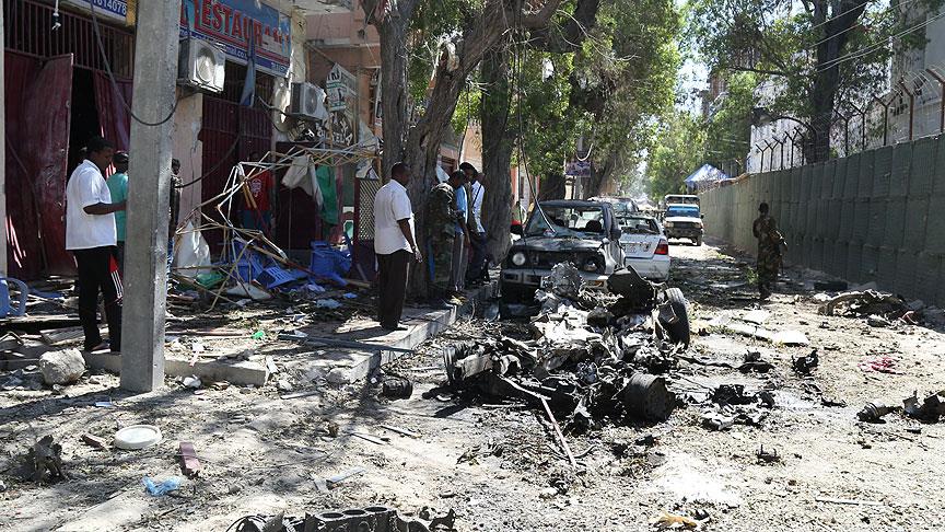 Mogadişu'da otele bombalı saldırı: 14 ölü
