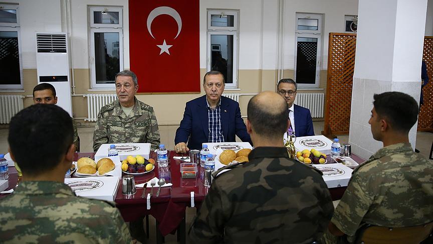 Cumhurbaşkanı Erdoğan Şırnak'ta askerler ile iftar yaptı