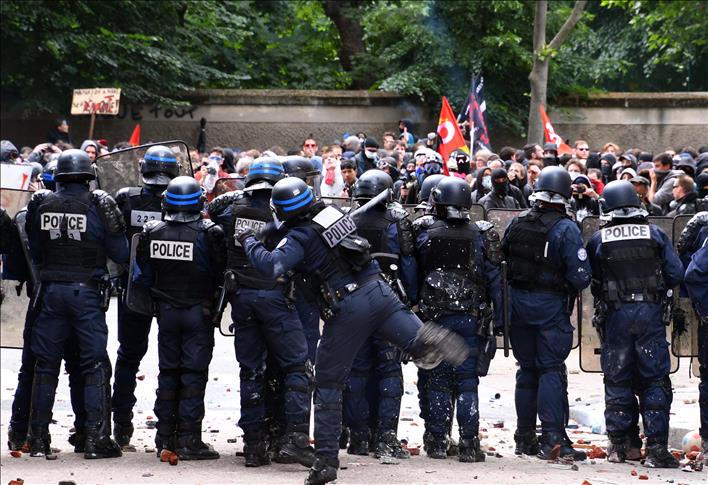 Paris: Nombre record de policiers mobilisés pour la manifestation contre la loi travail