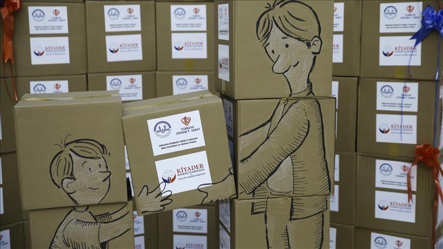 Udruženje Kiyader na IUS-u paketima obradovao mališane iz domova za nezbrinutu djecu