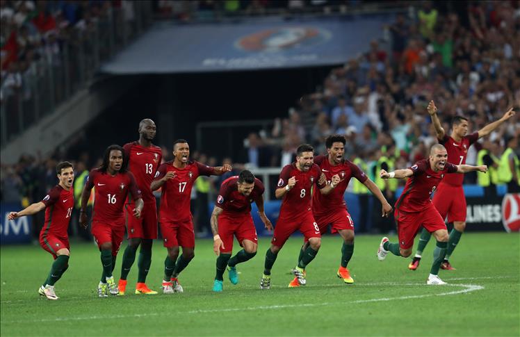 Euro 2016: Portugal heads to semis after penalties