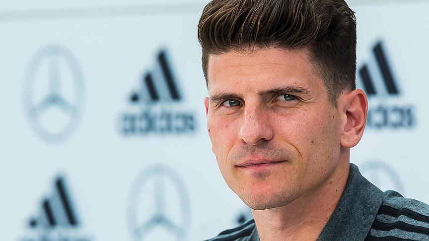 Gomez Fiorentina'nın kamp kadrosunda