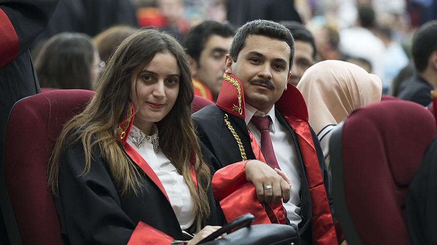 Hakim ve savcı çiftin 'şiir' gibi aşkı