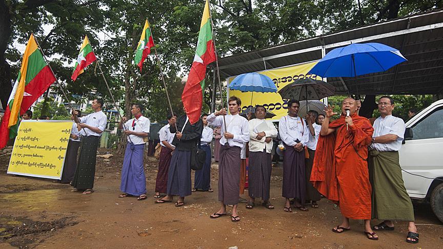 Thousands protest Myanmar govt's new term for Rohingya