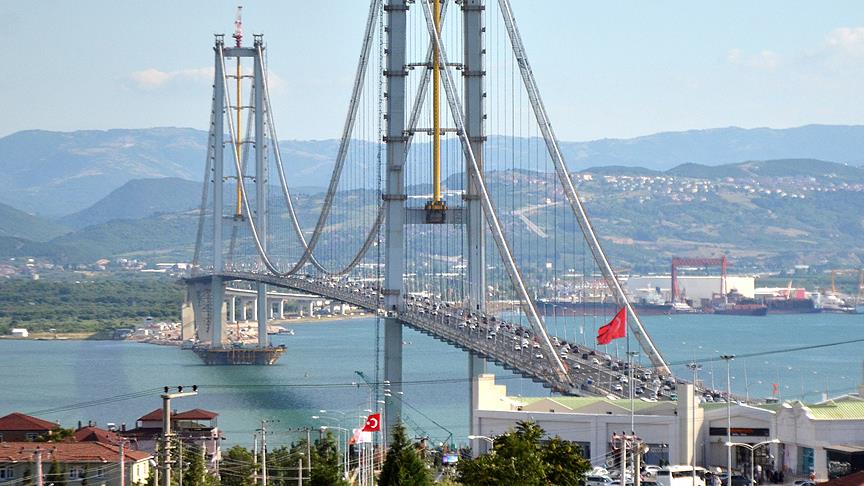 Osmangazi Köprüsü'nde 'özçekim'e ceza