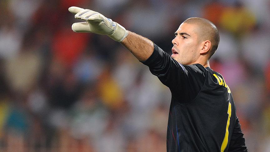 Victor Valdes yeni takımıyla 2 yıllığına anlaştı