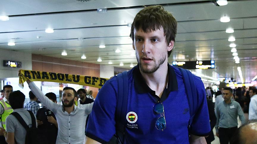 Vesely, Fenerbahçe'de kaldı