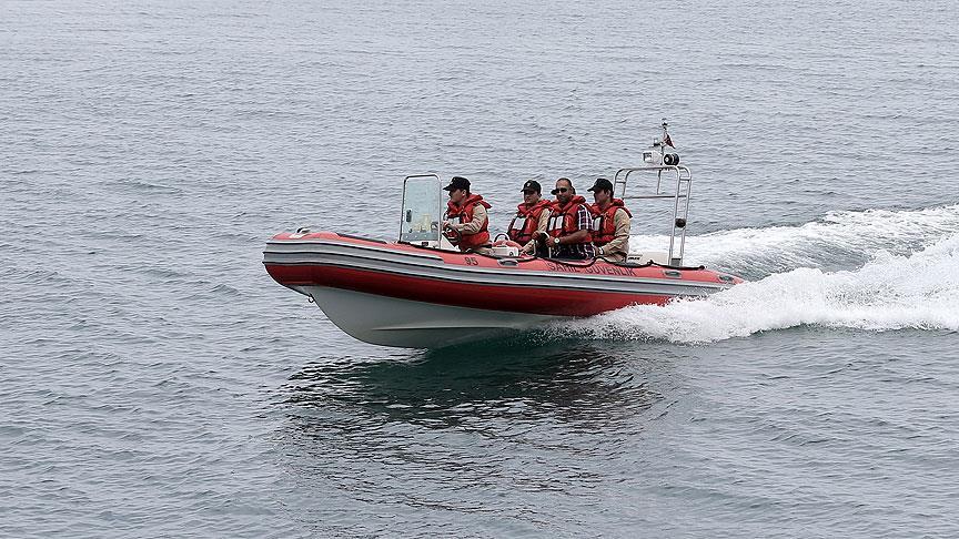 Ambarlı'da bir teknenin batması sonucu kaybolan 2 kişiyi arama çalışmaları sürüyor
