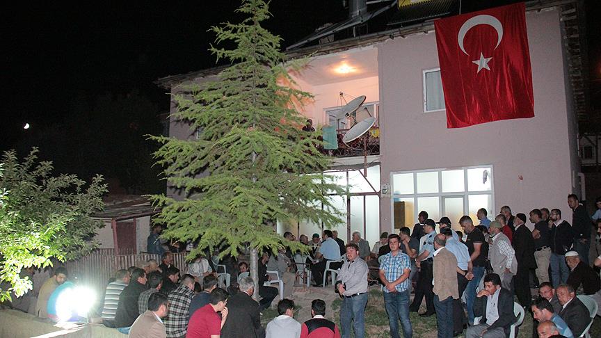 Zırhlı aracın devrilmesi sonucu yaralanan polis, hastanede şehit oldu