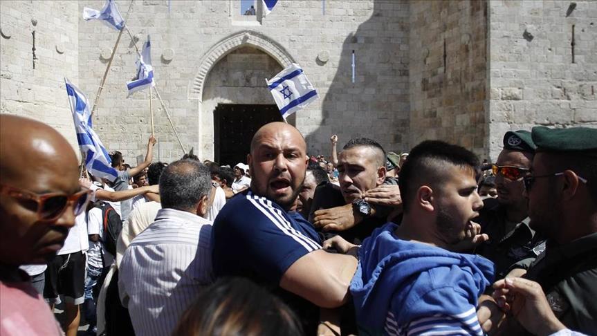 Jewish settlers enter holy sites in Jerusalem, Nablus