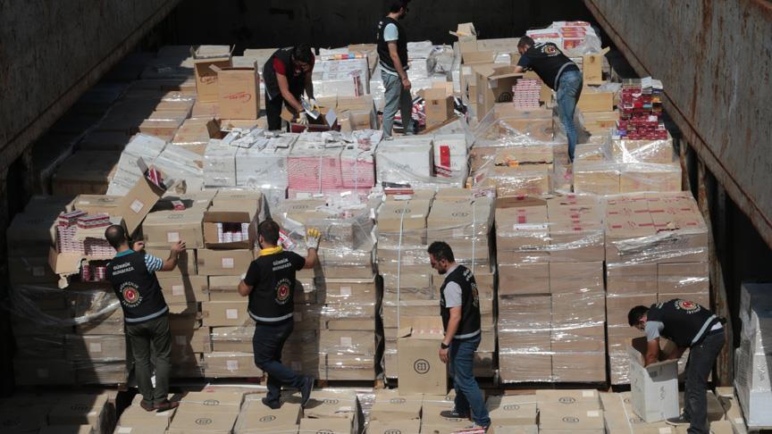 İstanbul Boğazı'nda 3 milyon 300 bin paket kaçak sigara yakalandı