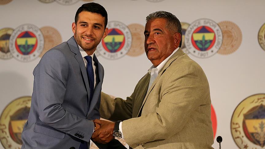 İsmail Köybaşı resmen Fenerbahçe'de 
