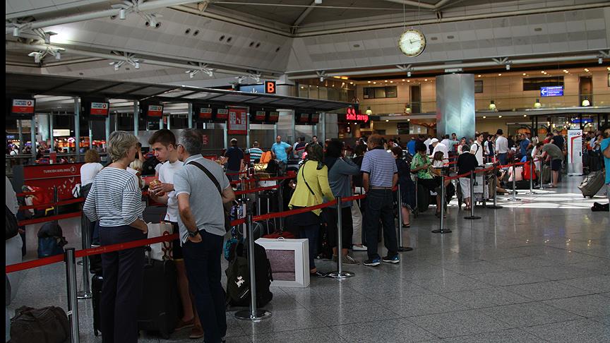 'İstanbul hava sahası saat 06.00'da sefere açıldı'