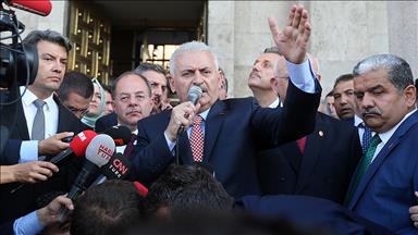 Başbakan Yıldırım vatandaşları Kızılay Meydanı'na davet etti