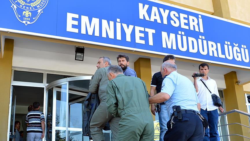 Malatya'da gözaltına alınan askerler Kayseri'ye getirildi