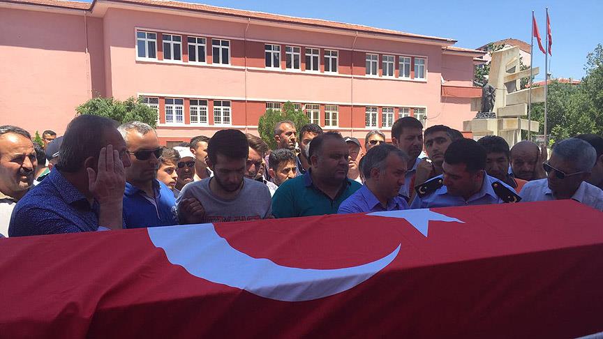 Darbe protestosunda şehit olan Kapaklı toprağa verildi