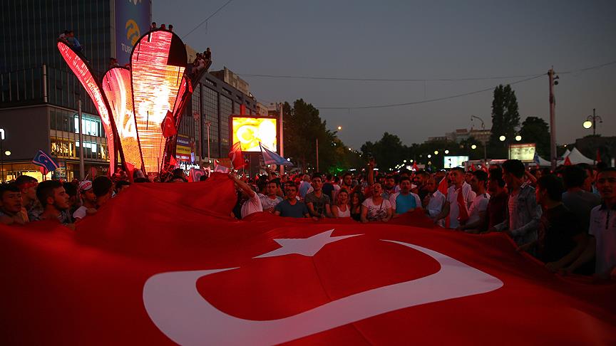'Türk milleti bir kez daha milli iradeye sahip çıkmıştır'