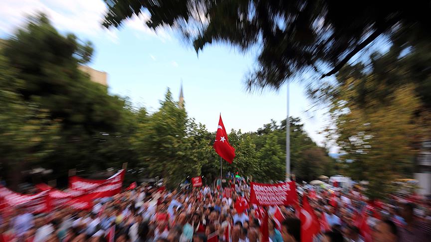 FETÖ'nün darbe girişimine sanatçılardan tepkiler