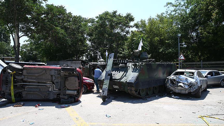 Ankara Emniyeti'ndeki darbecilere ait zırhlı araçlar çekildi