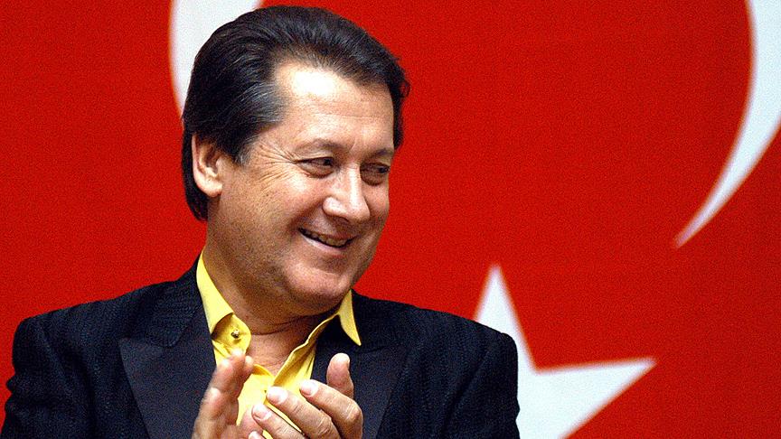 Tasavvuf Müziği sanatçısı Özhan: Aziz Türk milleti aslanlar gibi devletine parlamentosuna sahip çıktı