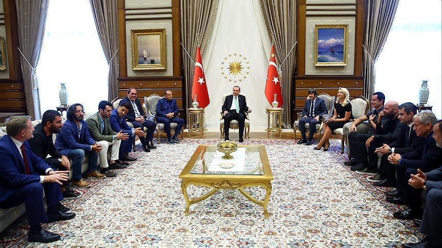 رئیس جمهور ترکیه شمار زیادی از ورزشکاران و هنرمندان را به حضور پذیرفت