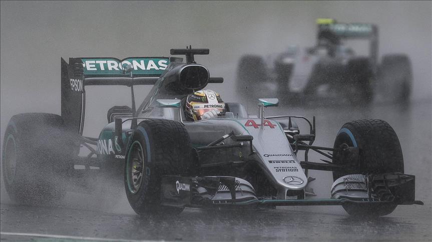 Formula 1, Hamilton shënon fitore në Hungari
