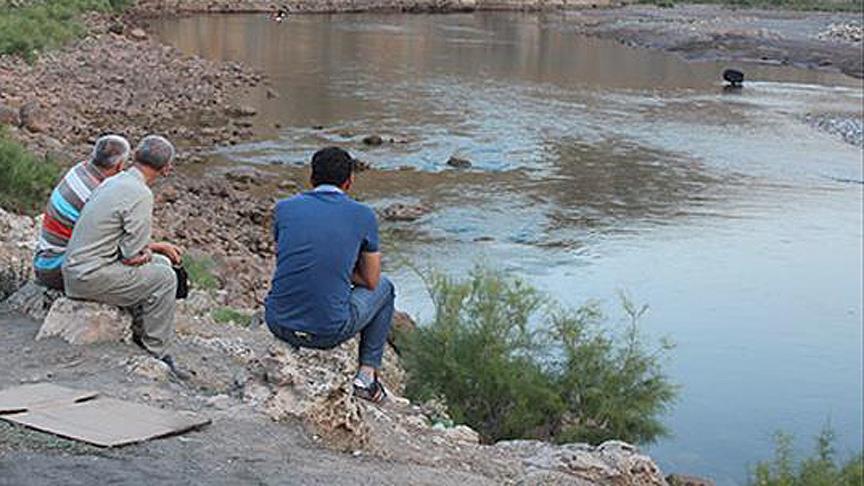 Baraj gölüne giren 2 kız kardeş boğuldu
